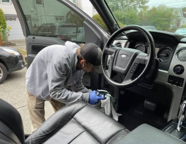 Why Busy Professionals Choose Mobile Car Detailing