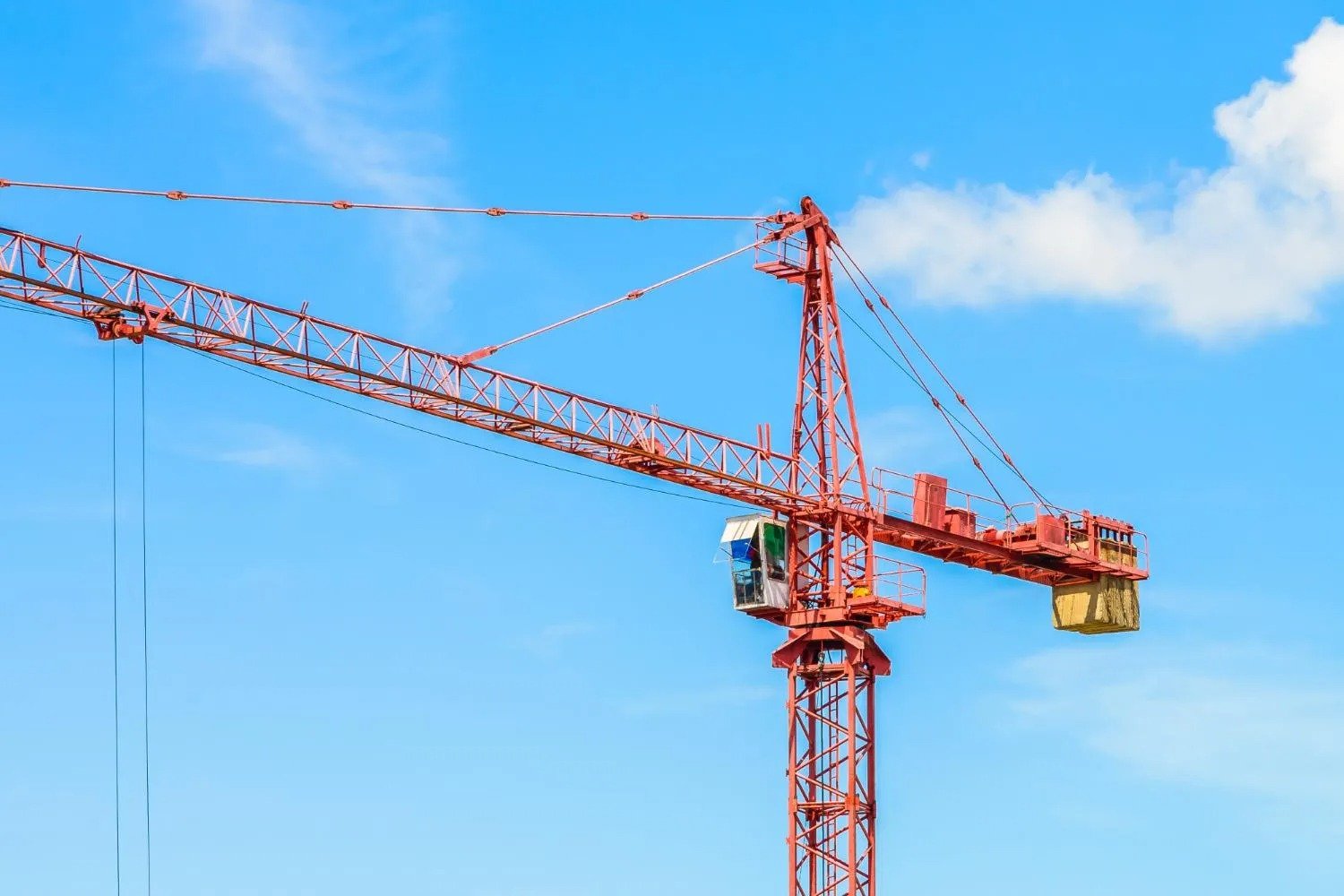 How Construction Teams Safely Manage Heavy Loads