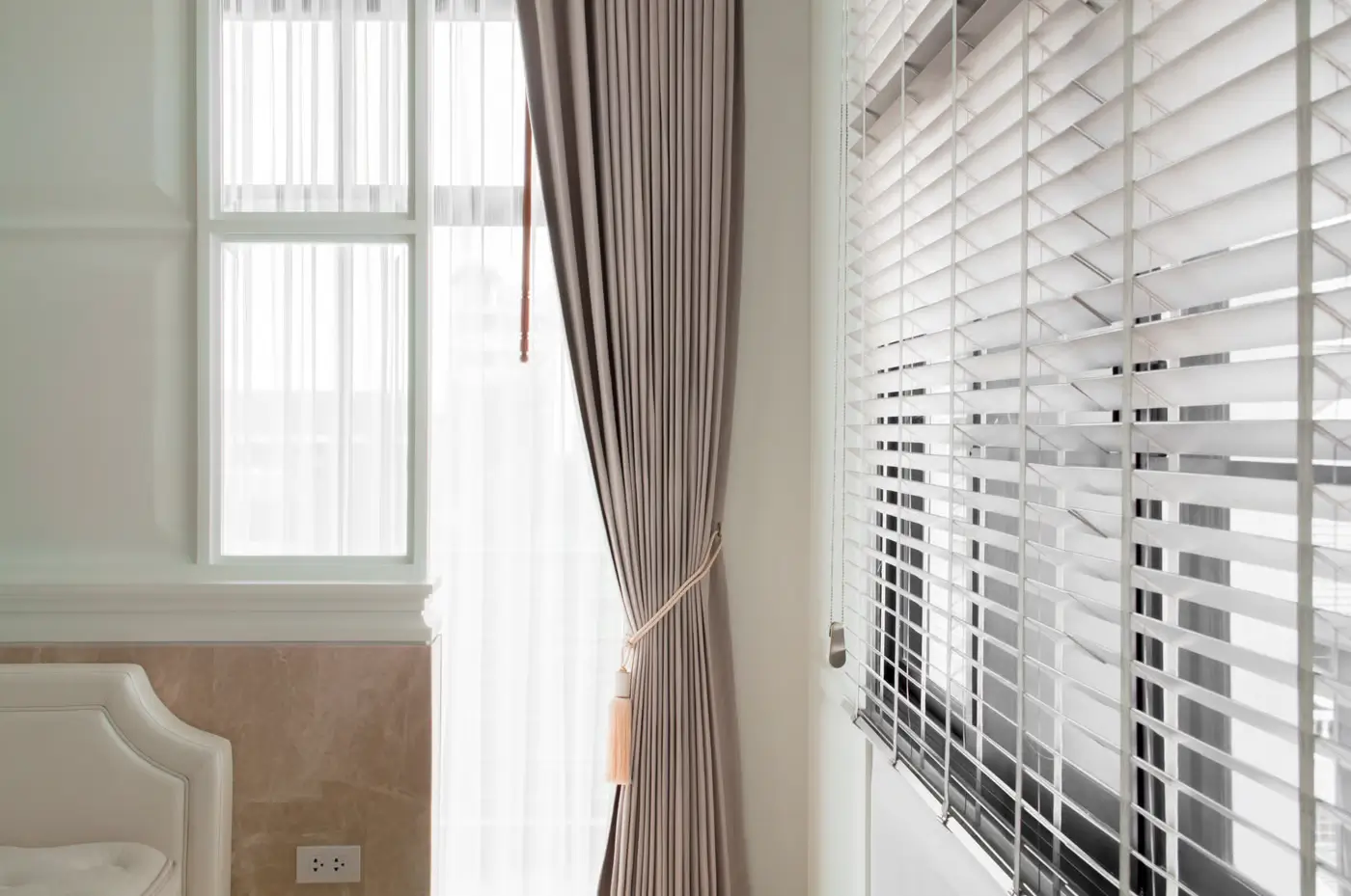 Window Blinds Singapore: Benefits Homeowners Notice After Switching From Curtains